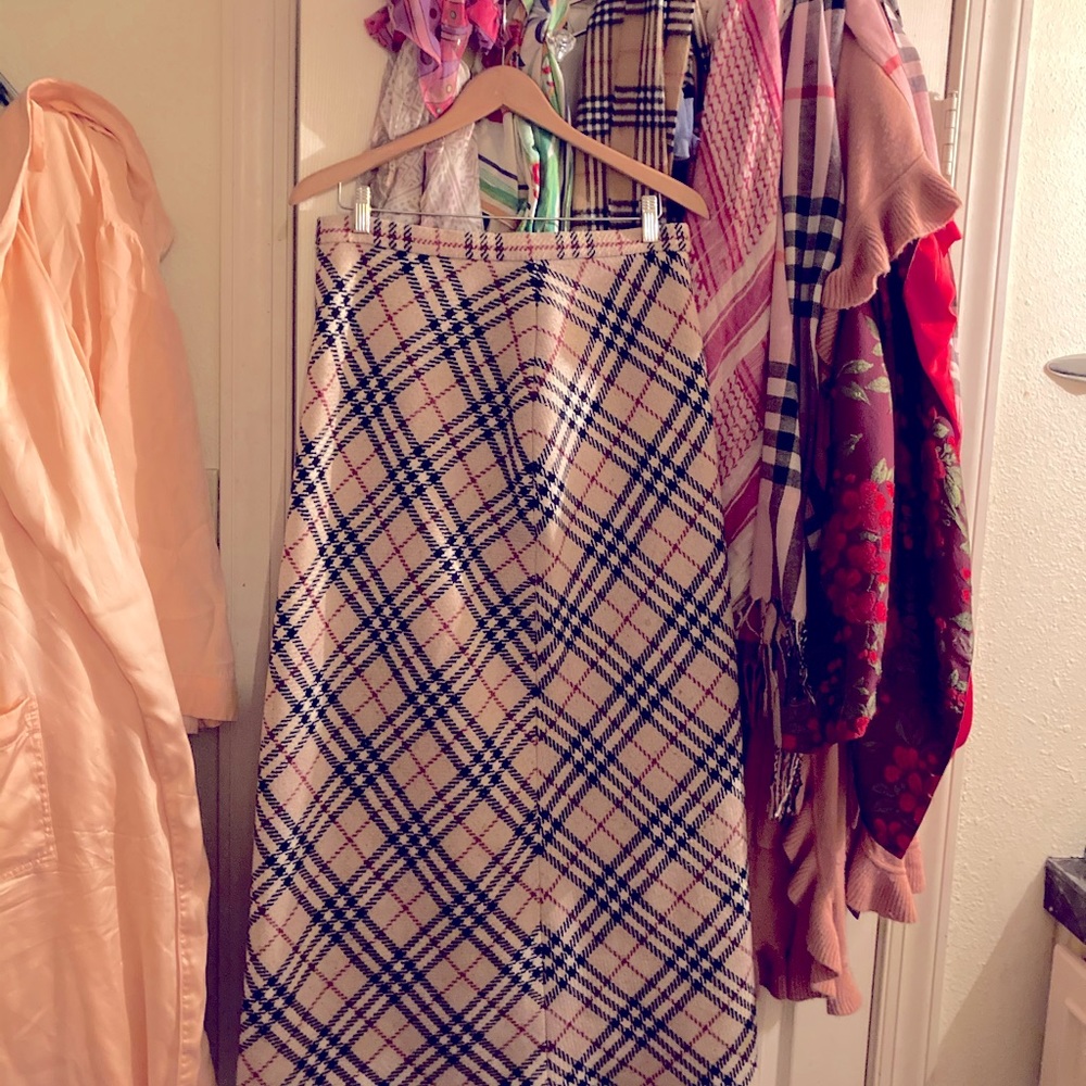 Burberry wool A Line Skirt . Ankle Length.